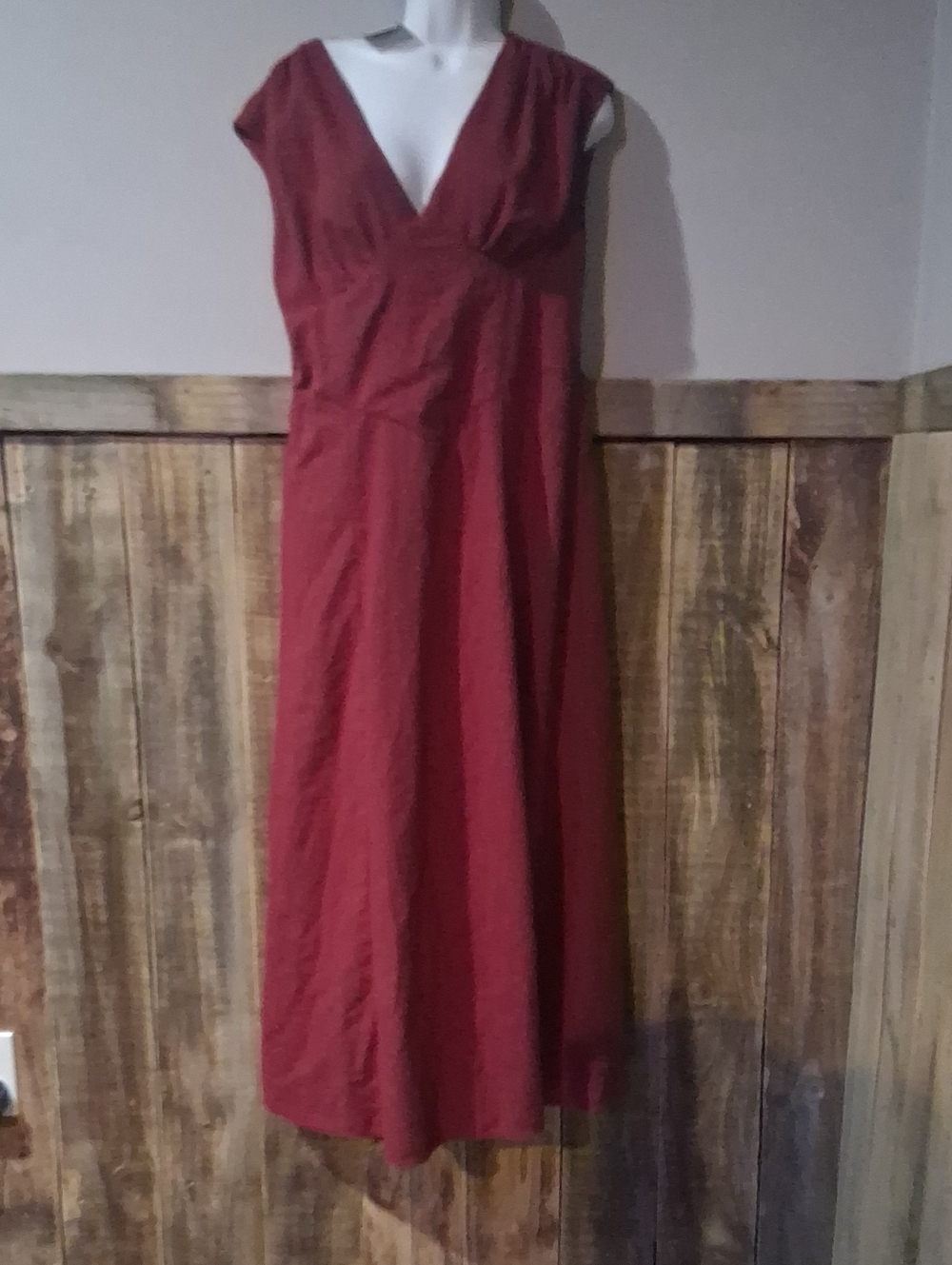 Universal Thread Deep V Sleeveless Maxi Dress in Burgundy Red